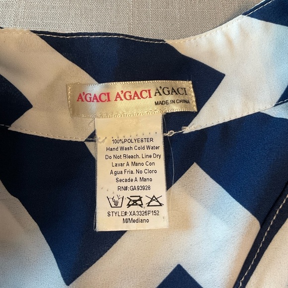 A'gaci Navy and White Chevron Top - Picture 6 of 6